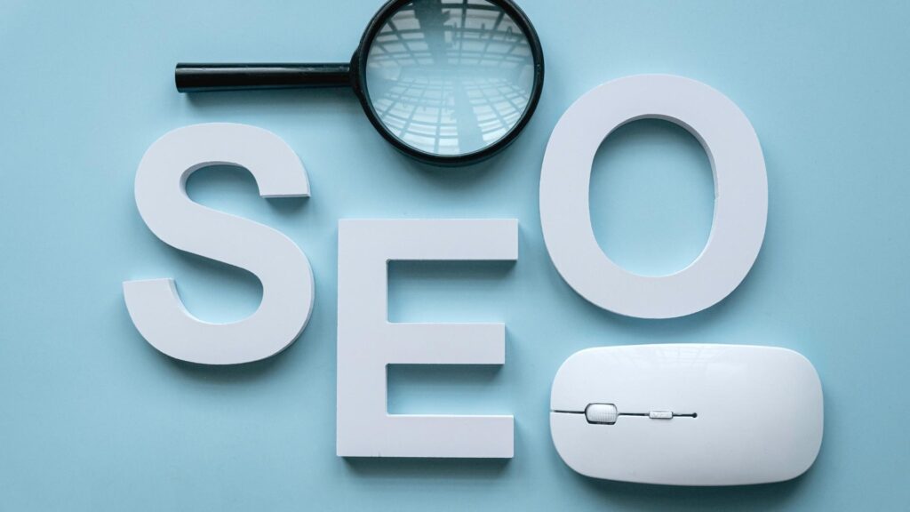 Comment ChatGPT peut vous aider avec l'optimisation de votre SEO