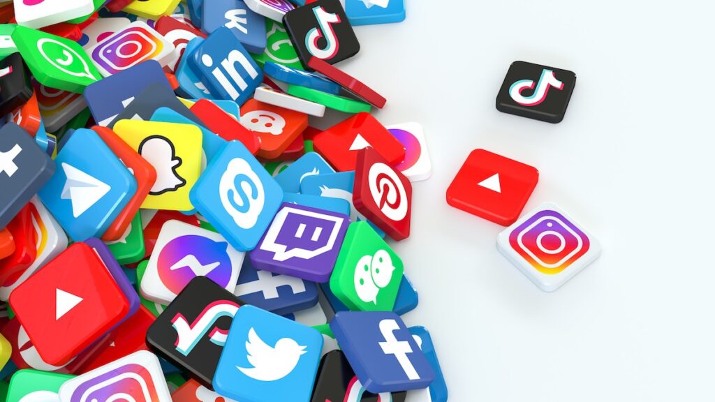 L’Impact Puissant des Médias Sociaux sur le Référencement et la Génération de Trafic