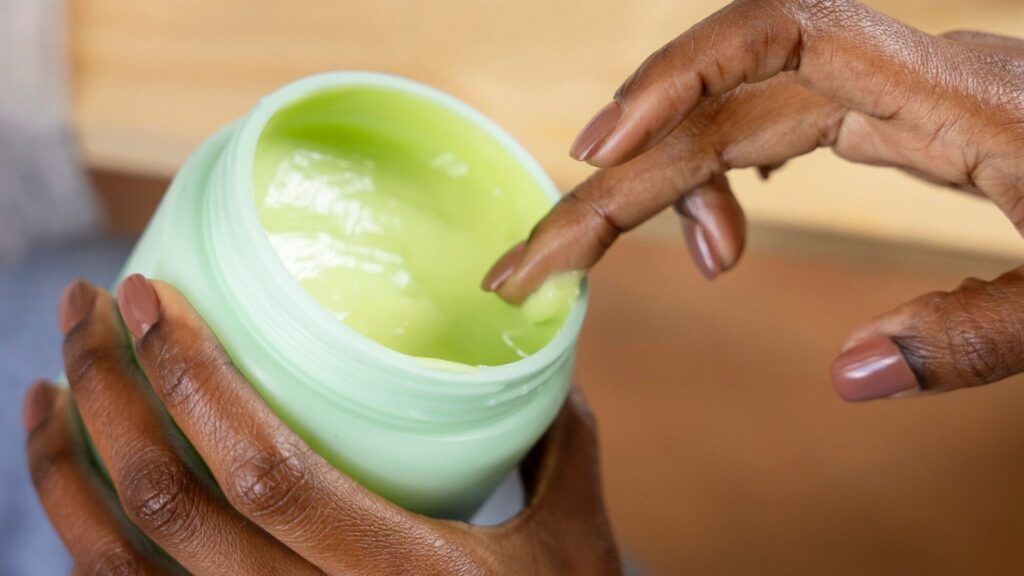 Routine skincare bio : les essentiels pour débuter